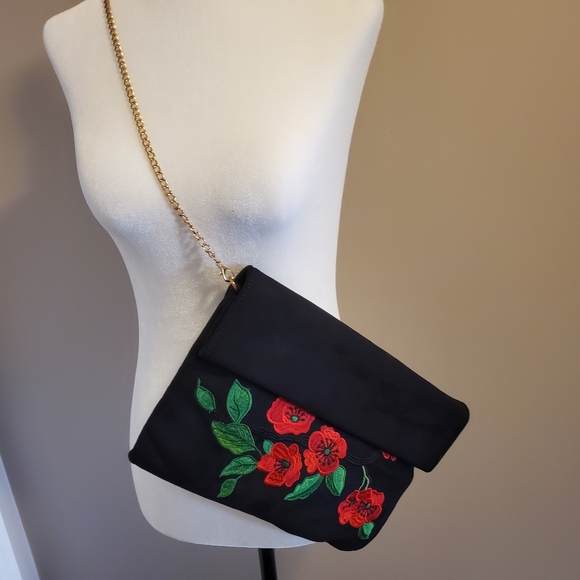 Floral Cute Clutch - Picture 4 of 4
